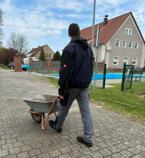 Frühjahrsputz im Freibad in Fredersdorf PM